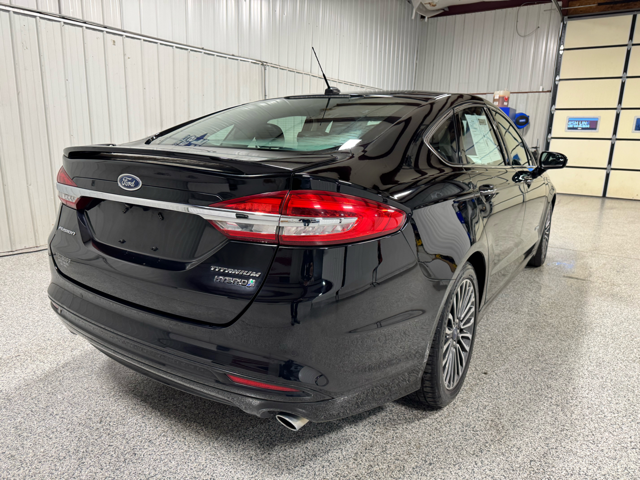 Ford Fusion Hybrid Titanium 2017