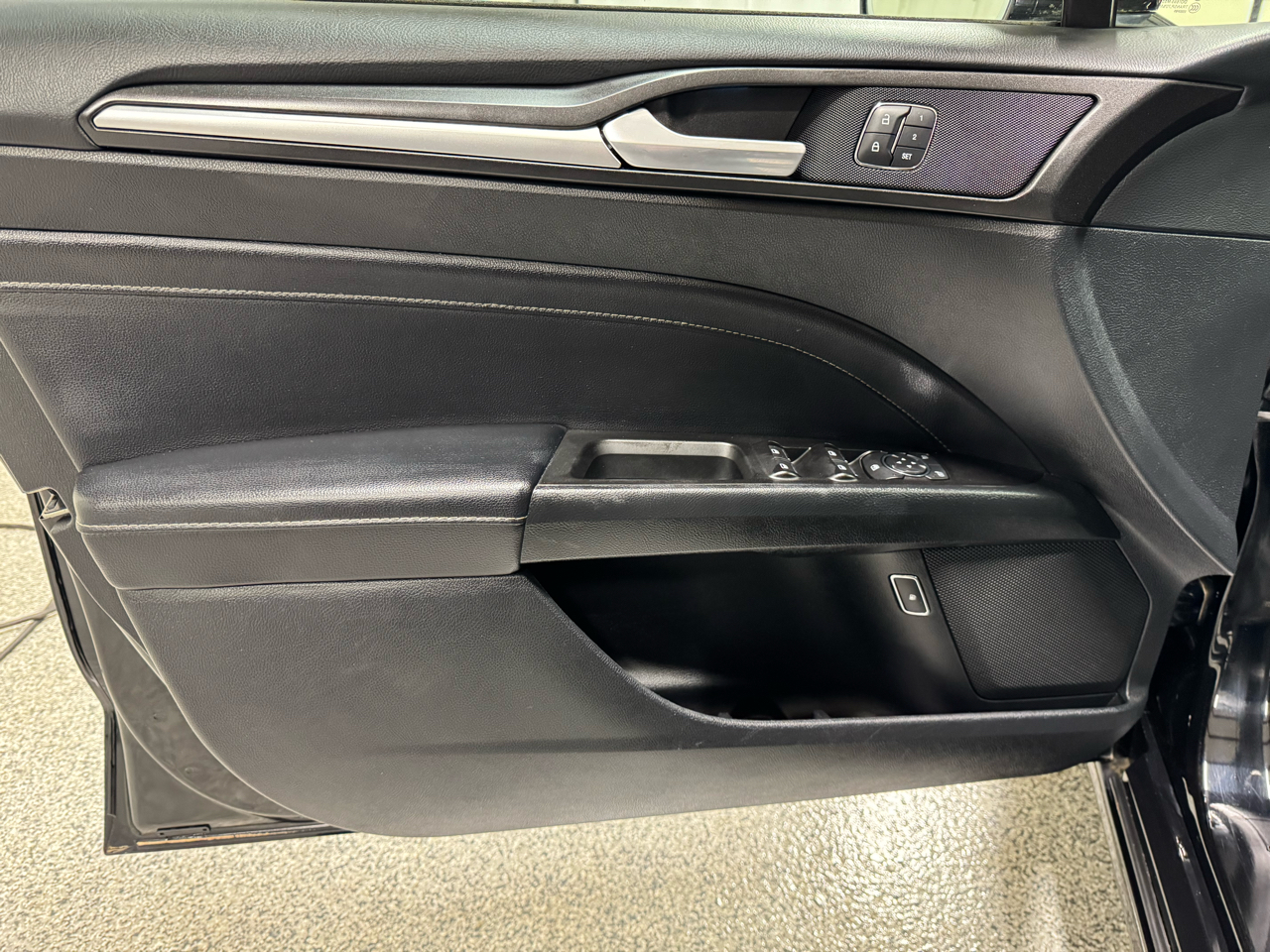 Ford Fusion Hybrid Titanium 2017