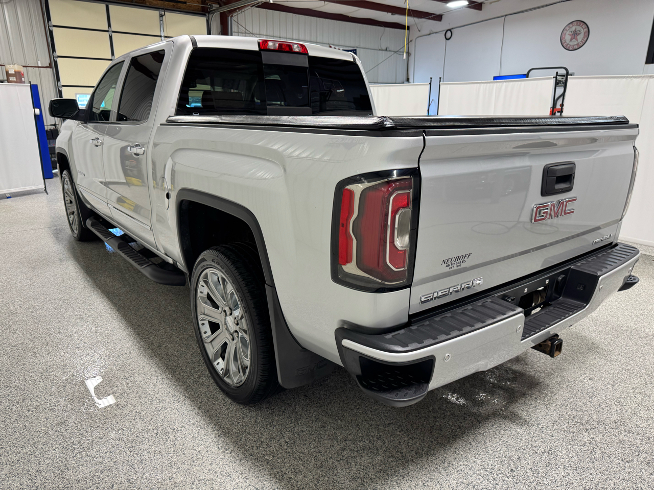 GMC Sierra 1500 Denali Crew Cab Short Box 4WD 2018
