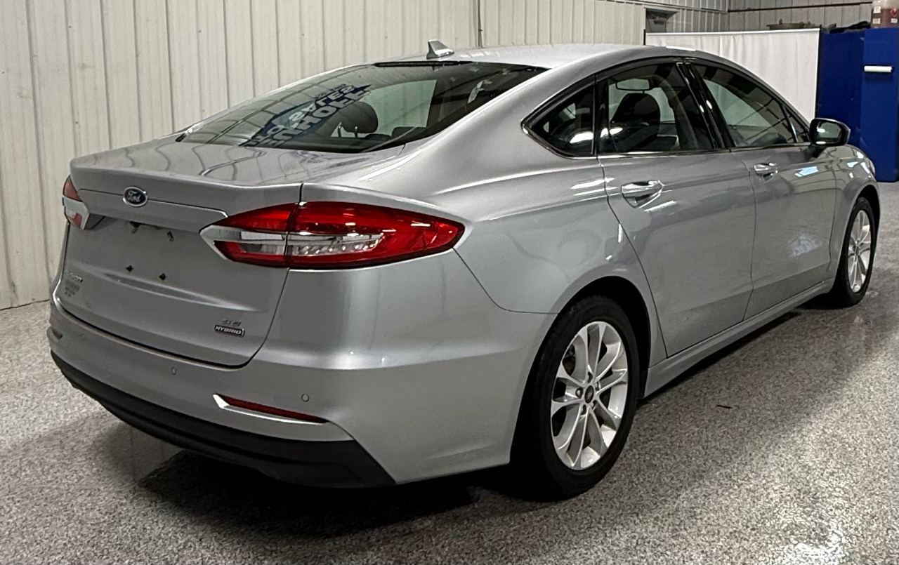 Ford Fusion Hybrid SE 2020