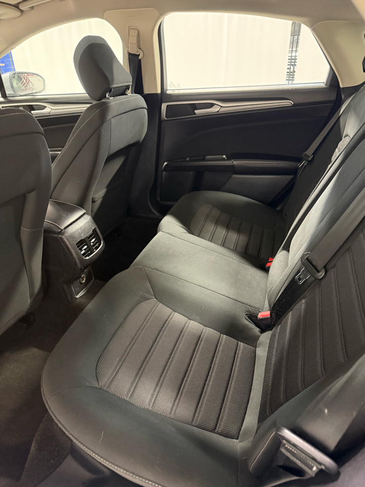 Ford Fusion Hybrid SE 2020