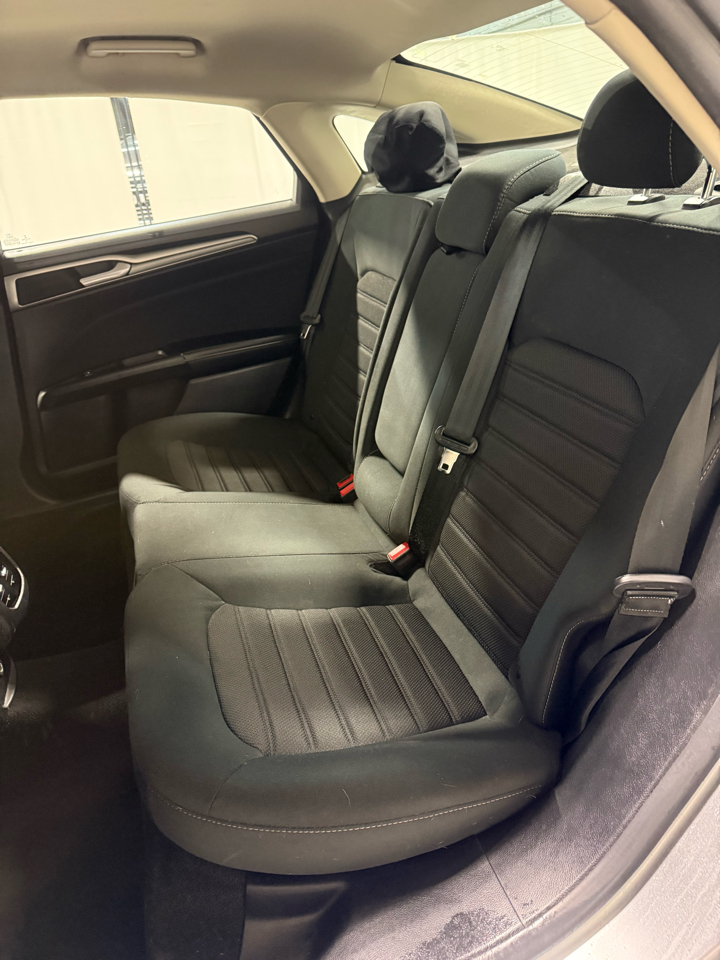 Ford Fusion Hybrid SE 2020