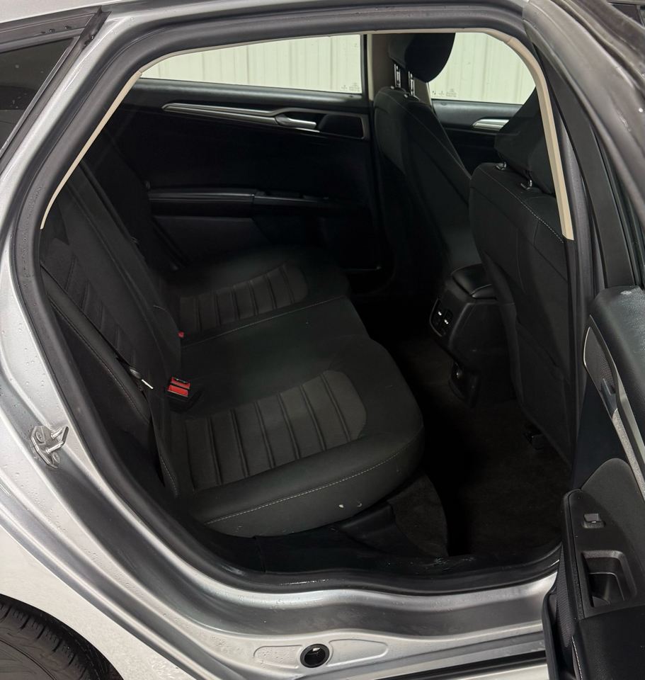 Ford Fusion Hybrid SE 2020