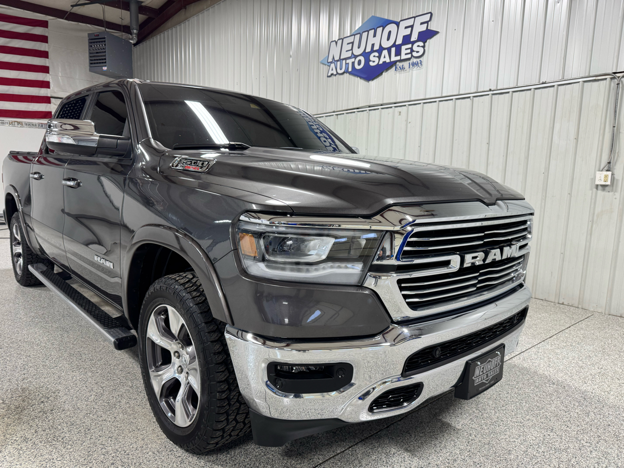 RAM 1500 Laramie Crew Cab SWB 4WD 2021