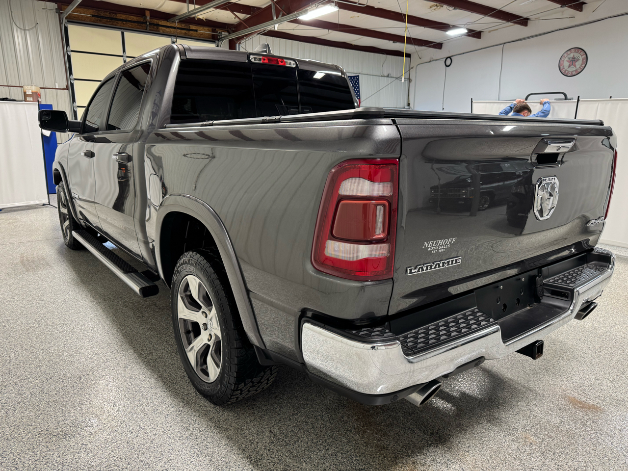 RAM 1500 Laramie Crew Cab SWB 4WD 2021