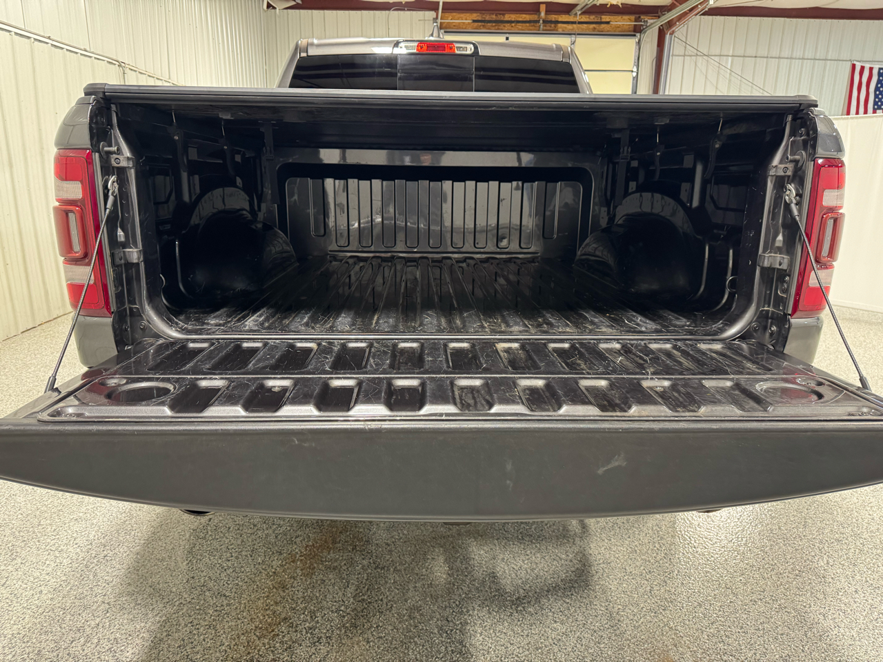 RAM 1500 Laramie Crew Cab SWB 4WD 2021