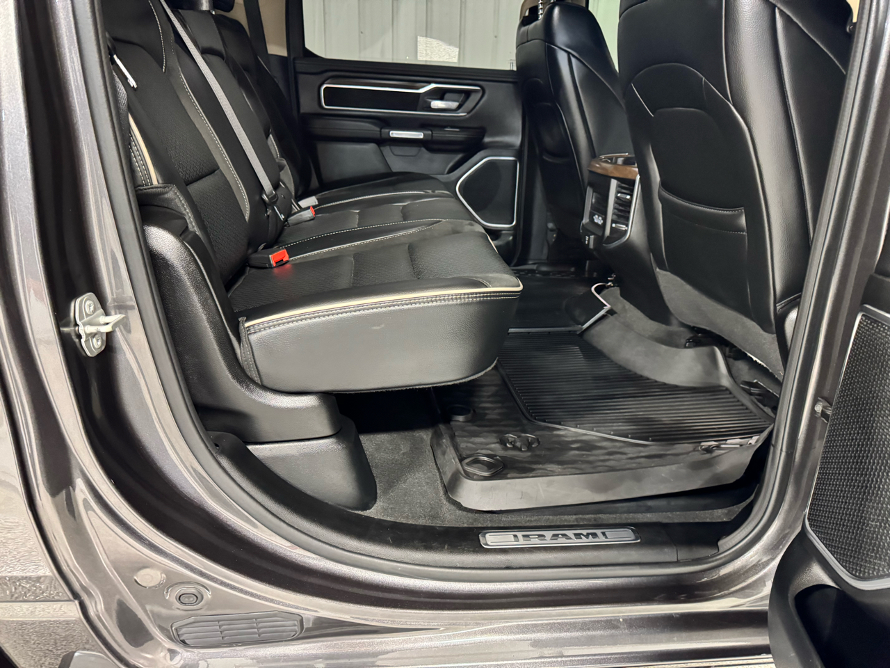 RAM 1500 Laramie Crew Cab SWB 4WD 2021