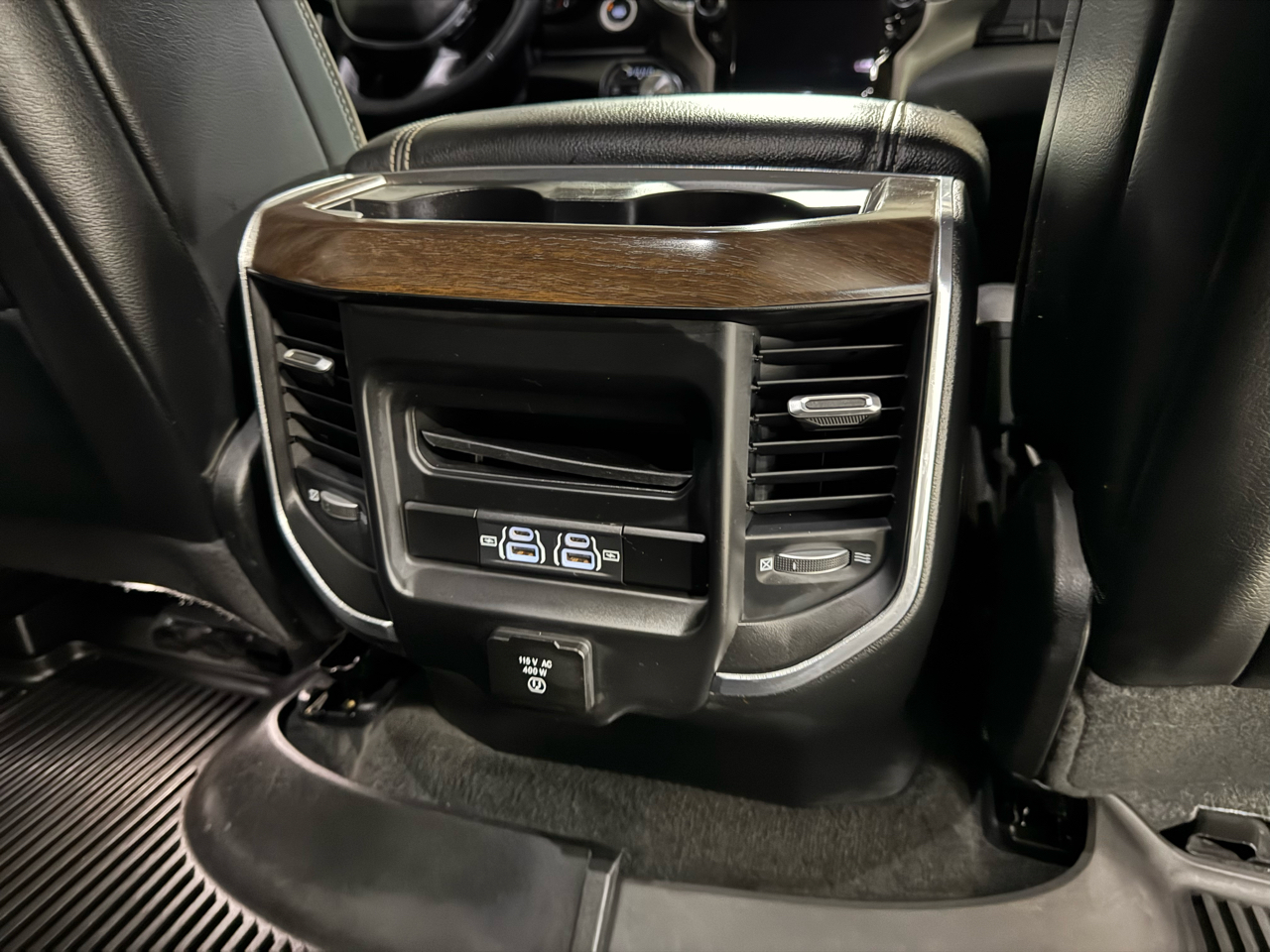 RAM 1500 Laramie Crew Cab SWB 4WD 2021