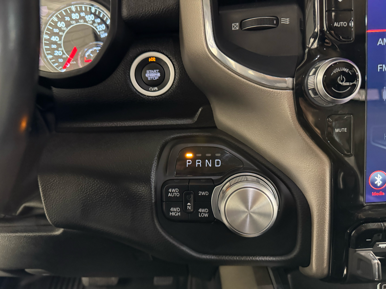 RAM 1500 Laramie Crew Cab SWB 4WD 2021