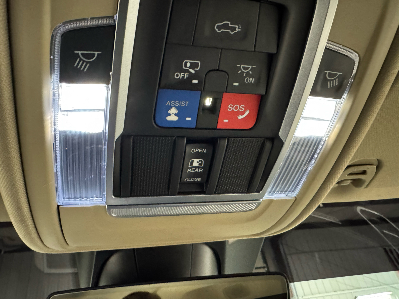 RAM 1500 Laramie Crew Cab SWB 4WD 2021