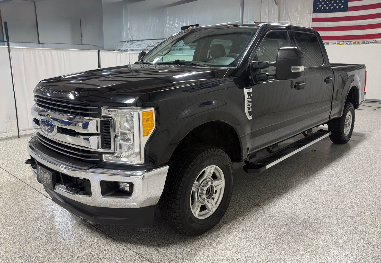 Ford F-250 SD XLT Crew Cab Long Bed 4WD 2017