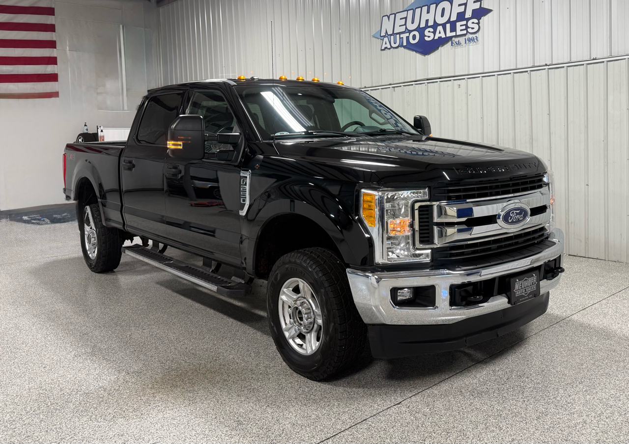 Ford F-250 SD XLT Crew Cab Long Bed 4WD 2017