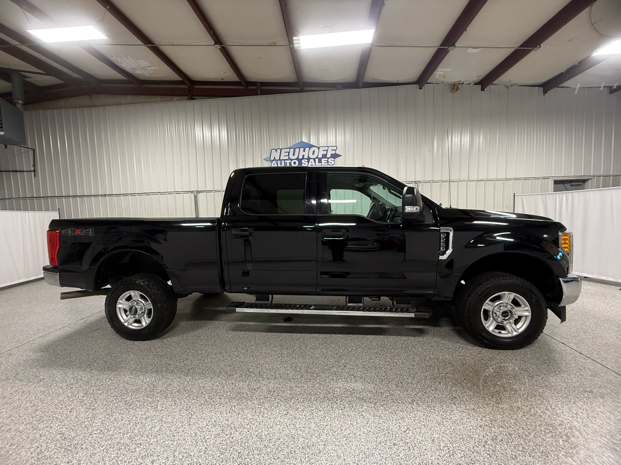Ford F-250 SD XLT Crew Cab Long Bed 4WD 2017