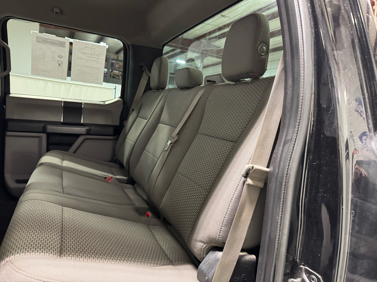 Ford F-250 SD XLT 4WD Crew Cab 8' Box 2017