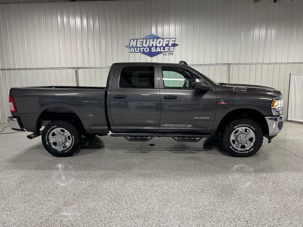 2022 RAM 2500 Tradesman Crew Cab SWB 4WD