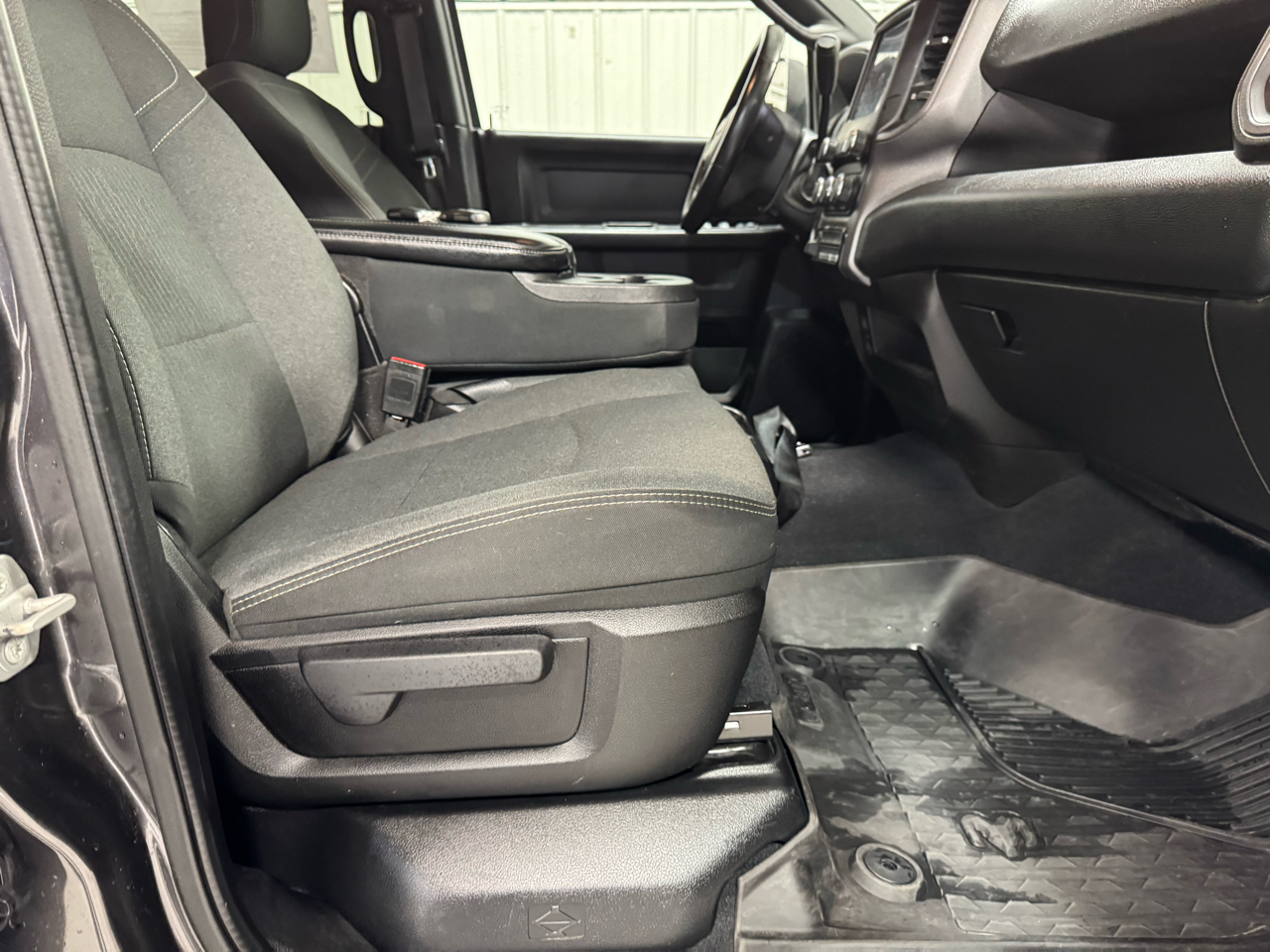 RAM 2500 Tradesman Crew Cab SWB 4WD 2022