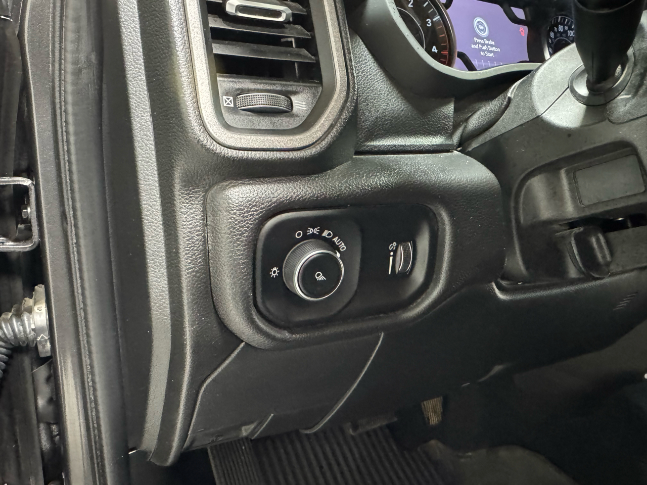 RAM 2500 Tradesman Crew Cab SWB 4WD 2022