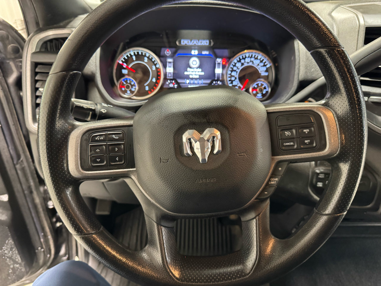 RAM 2500 Tradesman Crew Cab SWB 4WD 2022