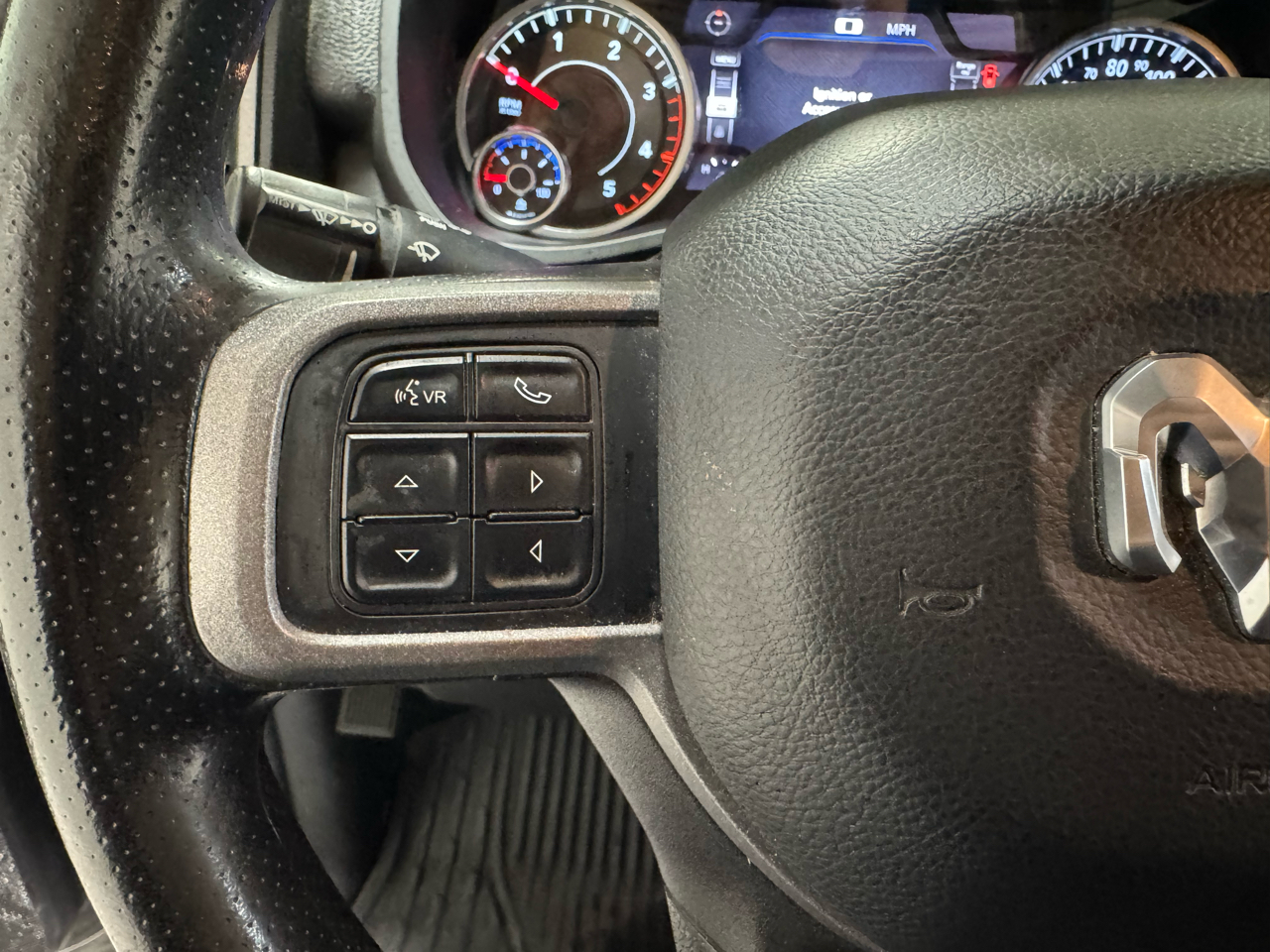 RAM 2500 Tradesman Crew Cab SWB 4WD 2022