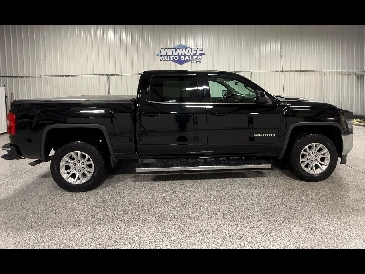2017 GMC Sierra 1500 4WD Crew Cab 143.5" SLE