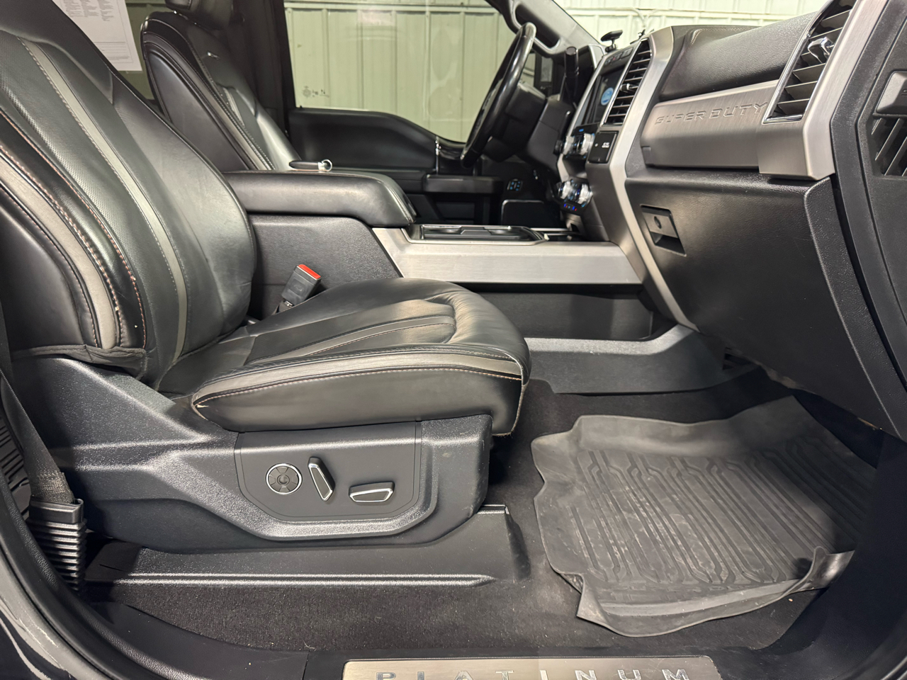 Ford F-250 SD Platinum Crew Cab 4WD 2020