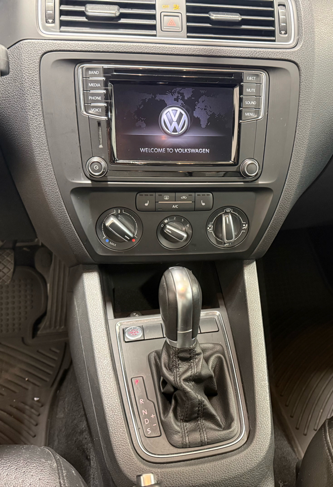 Volkswagen Jetta 1.4T SE 6A 2017