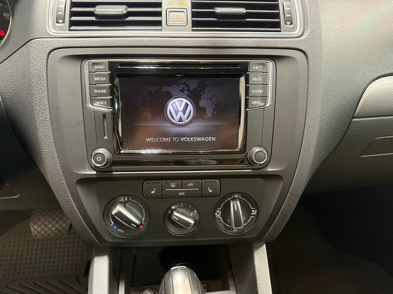 Volkswagen Jetta 1.4T SE 6A 2017