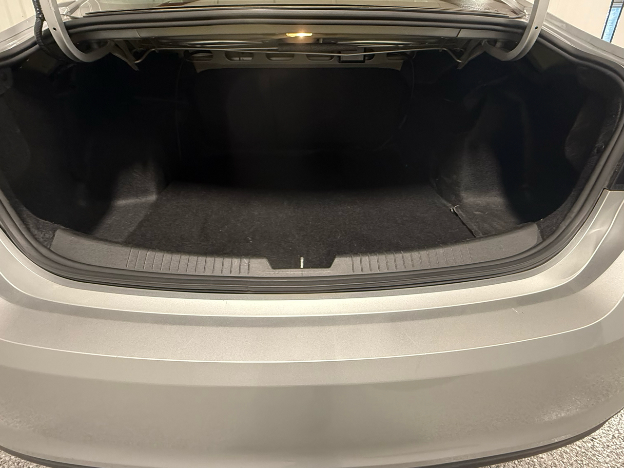 Chevrolet Malibu 4dr Sdn LT 2021