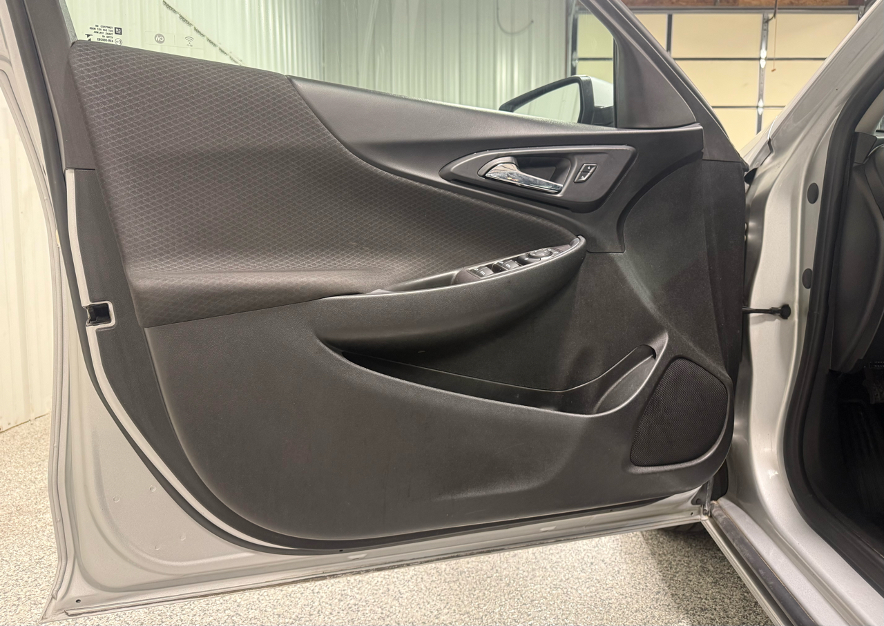 Chevrolet Malibu 4dr Sdn LT 2021