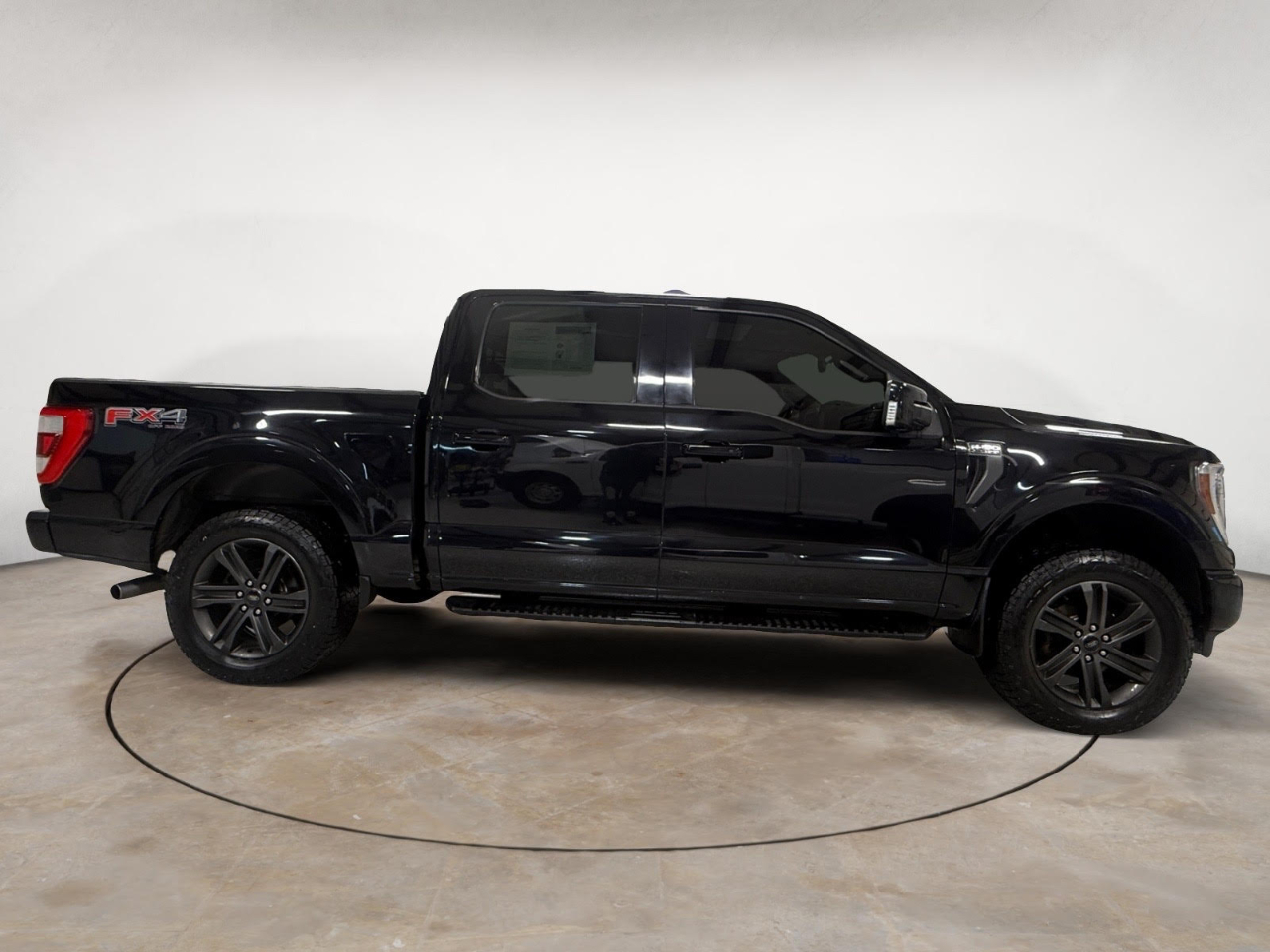 2021 Ford F-150 LARIAT 4WD SuperCrew 5.5' Box