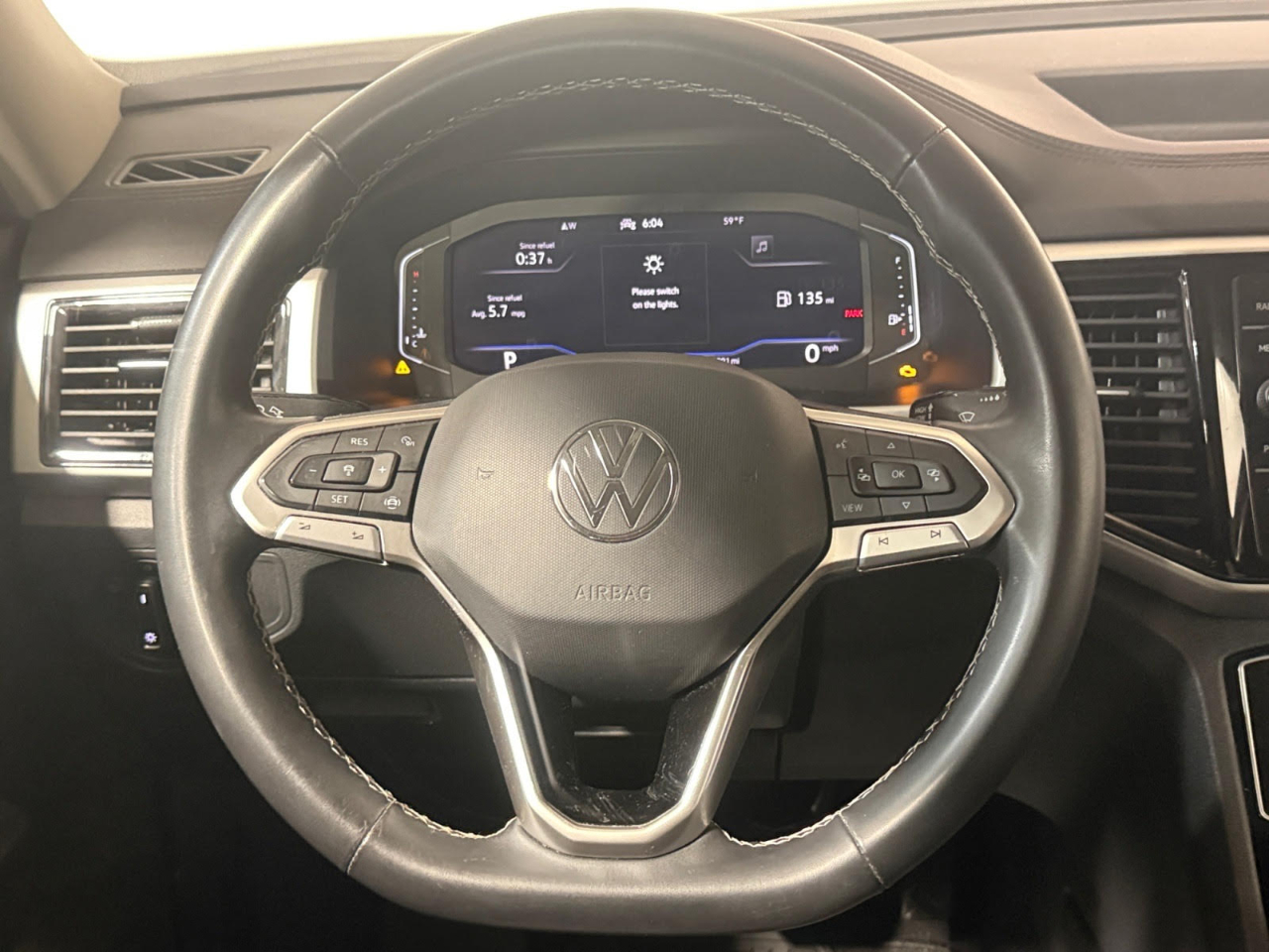 Volkswagen Atlas 3.6L V6 SE w/Technology FWD 2022