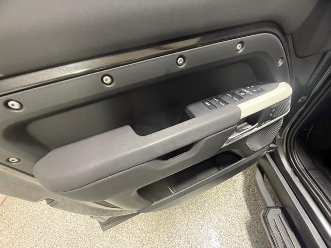 Land Rover Defender 110 P400 110 SE 2023