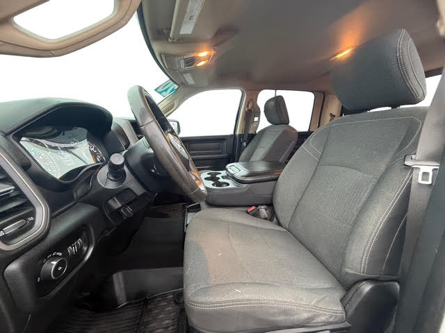 RAM 2500 Tradesman 4x4 Crew Cab 6'4" Box 2020