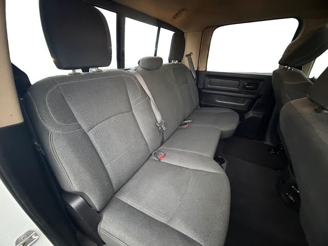 RAM 2500 Tradesman 4x4 Crew Cab 6'4" Box 2020