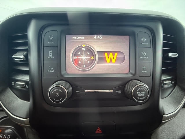 RAM 2500 Tradesman 4x4 Crew Cab 6'4" Box 2020