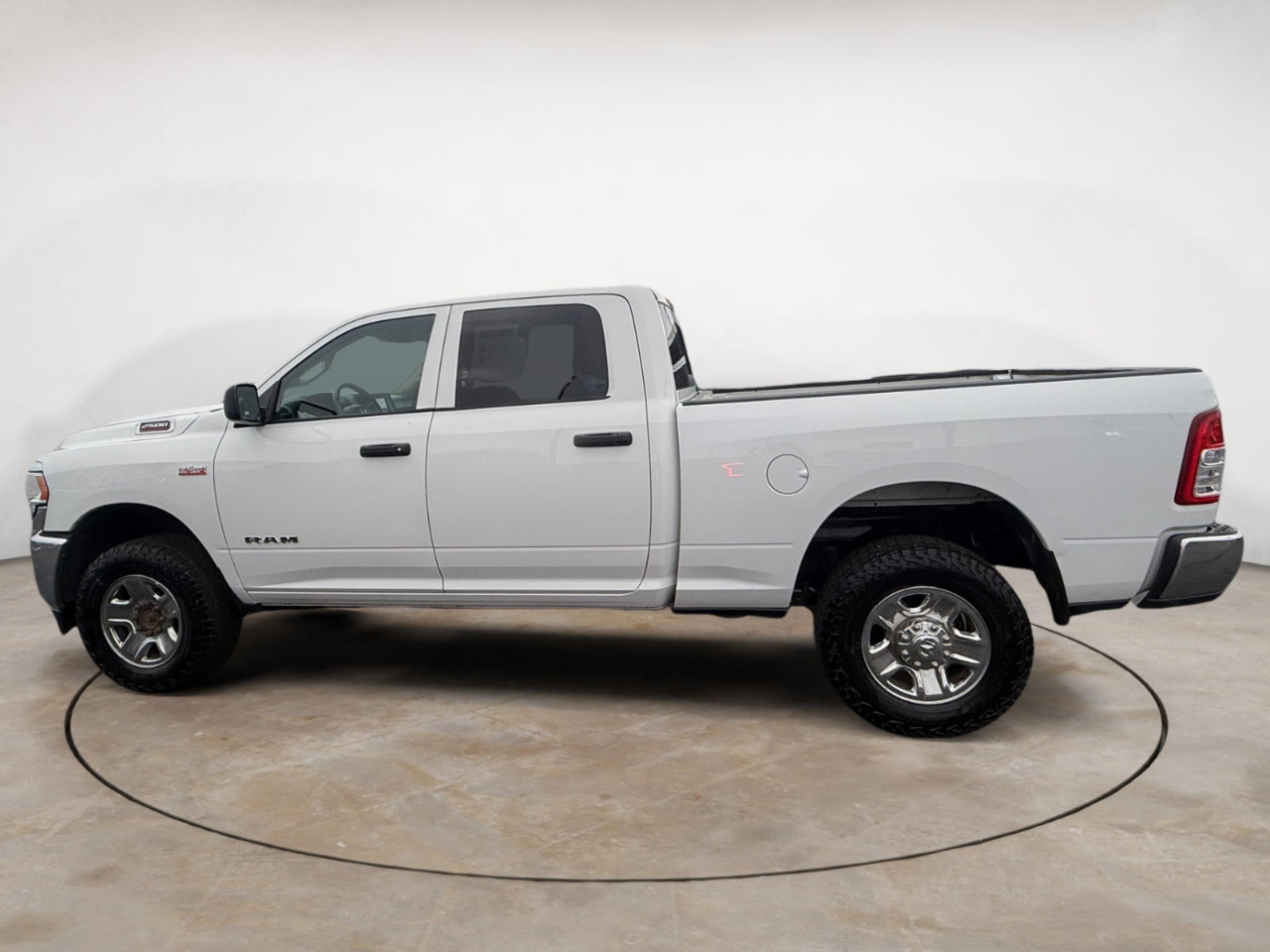 RAM 2500 Tradesman 4x4 Crew Cab 6'4" Box 2020