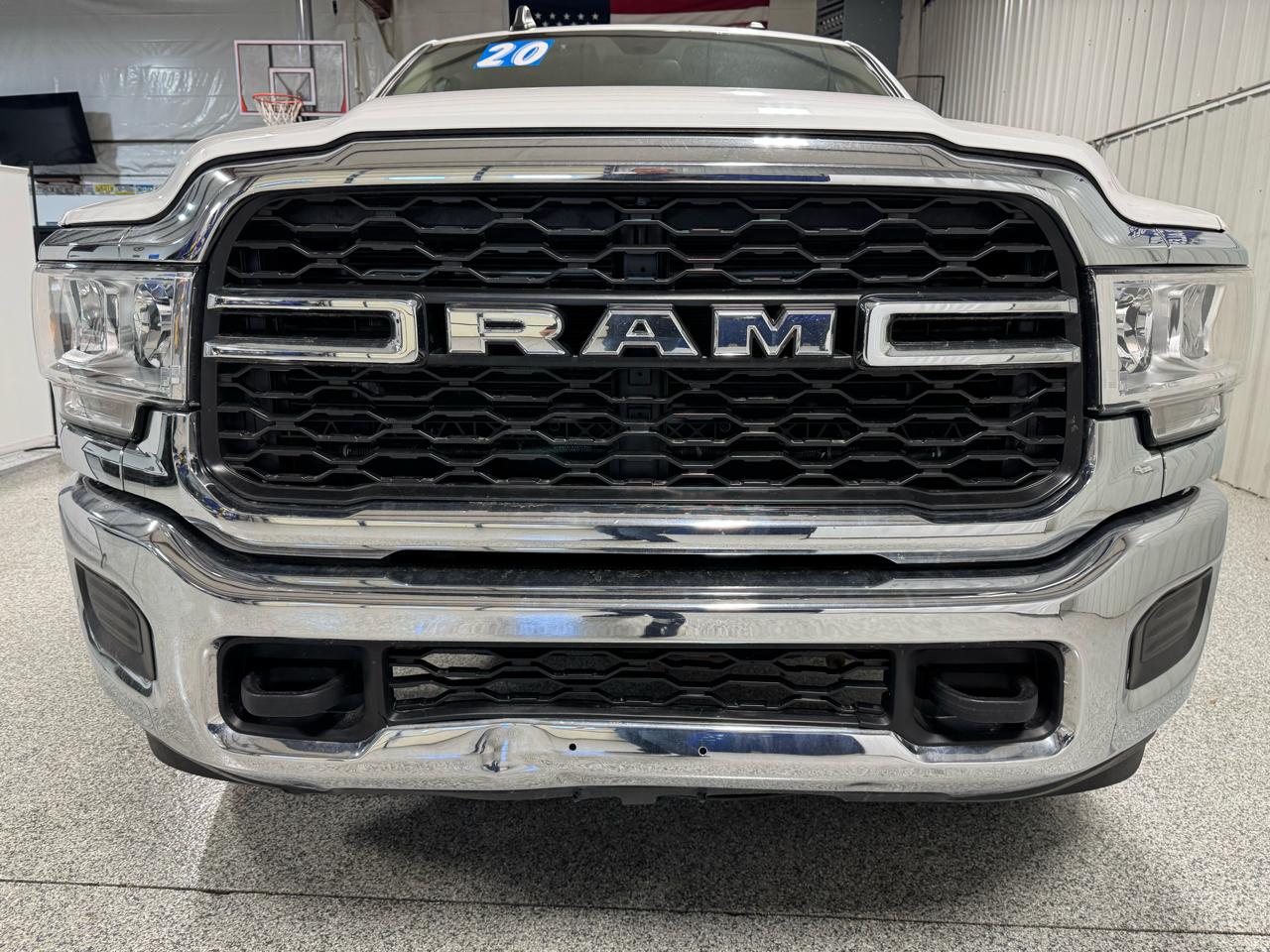 RAM 2500 Tradesman 4x4 Crew Cab 6'4" Box 2020
