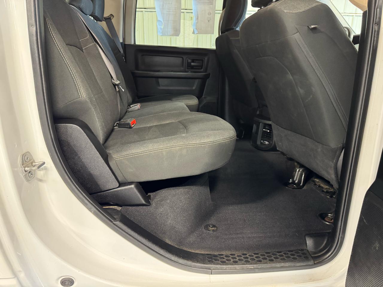 RAM 2500 Tradesman 4x4 Crew Cab 6'4" Box 2020