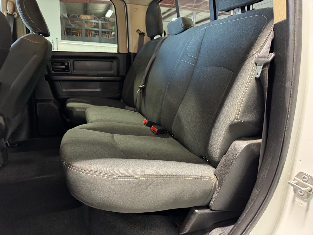 RAM 2500 Tradesman 4x4 Crew Cab 6'4" Box 2020