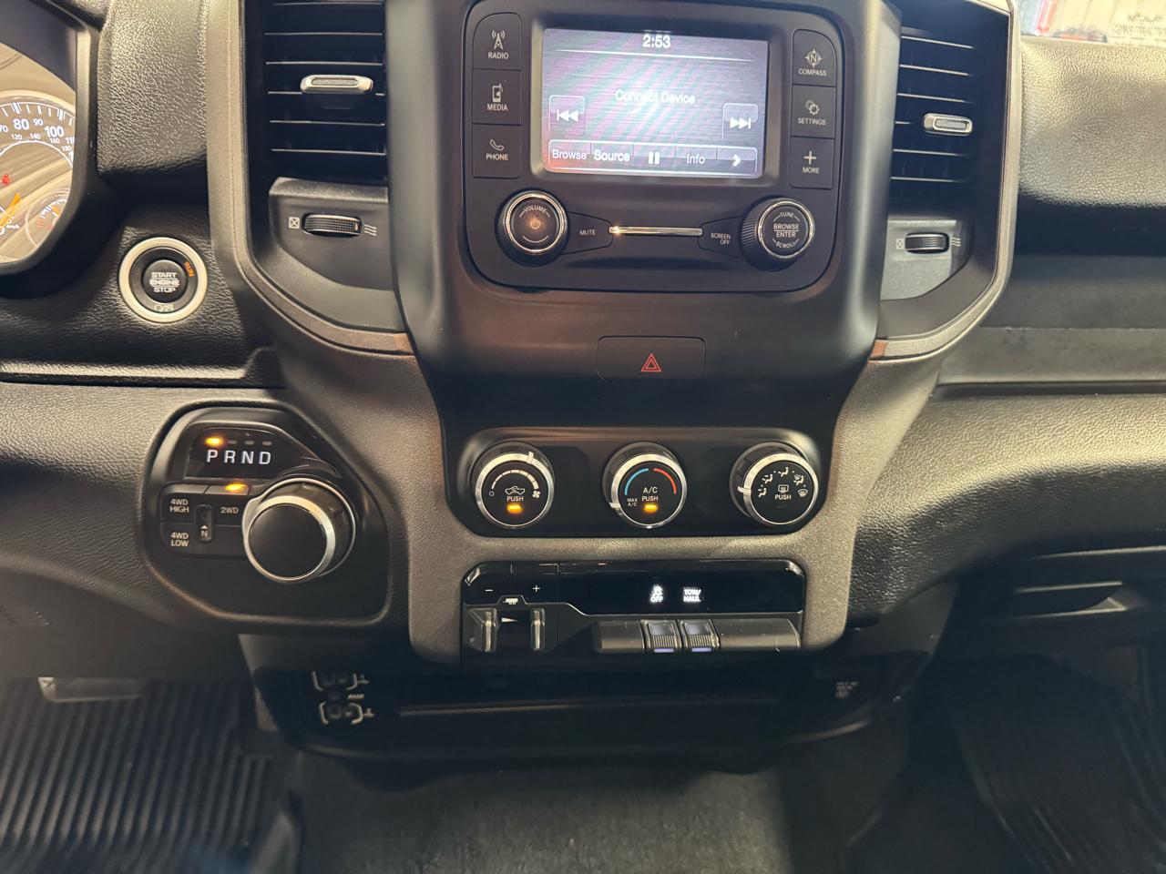 RAM 2500 Tradesman 4x4 Crew Cab 6'4" Box 2020