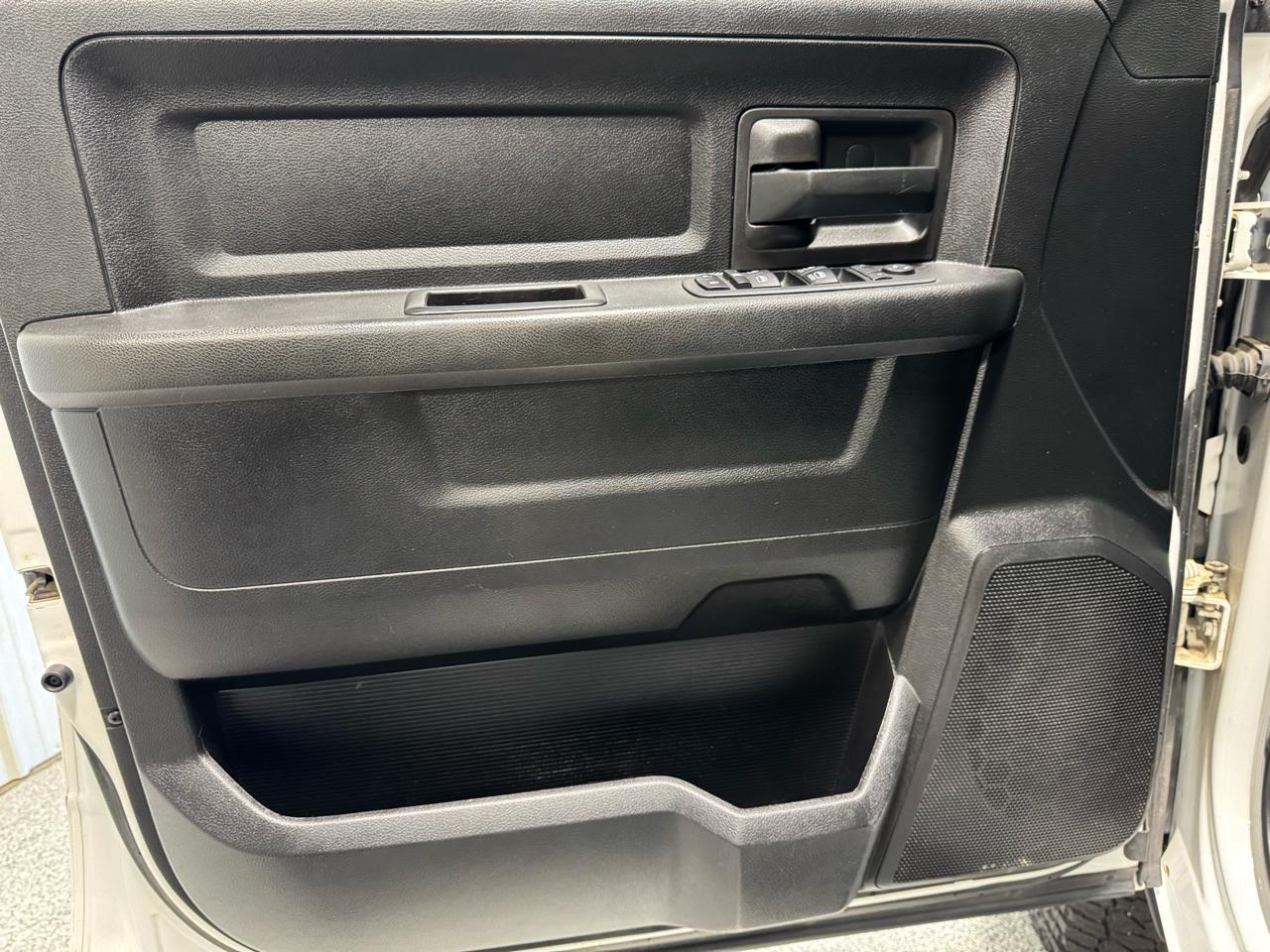 RAM 2500 Tradesman 4x4 Crew Cab 6'4" Box 2020