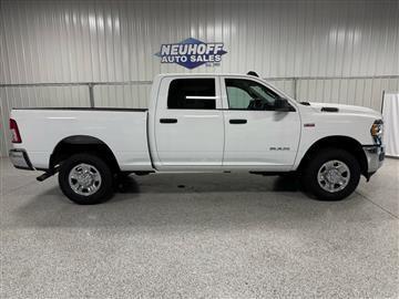 2020 RAM 2500 Tradesman 4x4 Crew Cab 6'4" Box