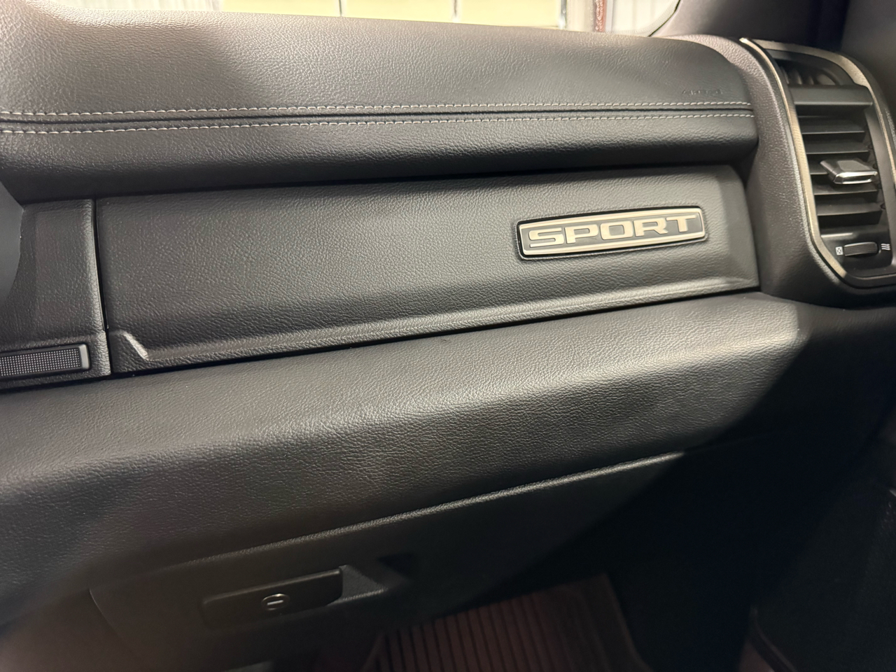 RAM 1500 Sport 4x4 Crew Cab 5'7" Box 2022