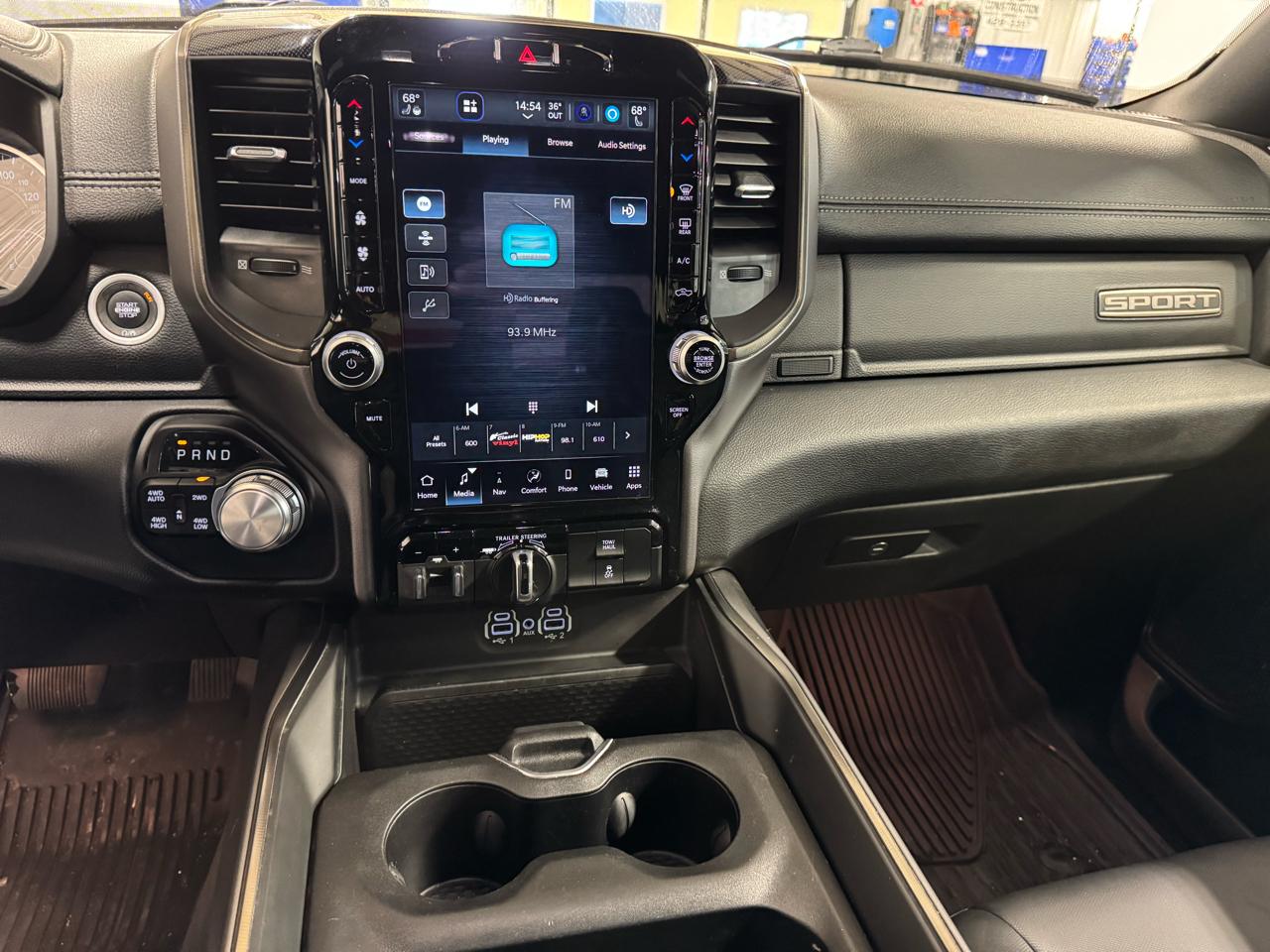 RAM 1500 Sport 4x4 Crew Cab 5'7" Box 2022