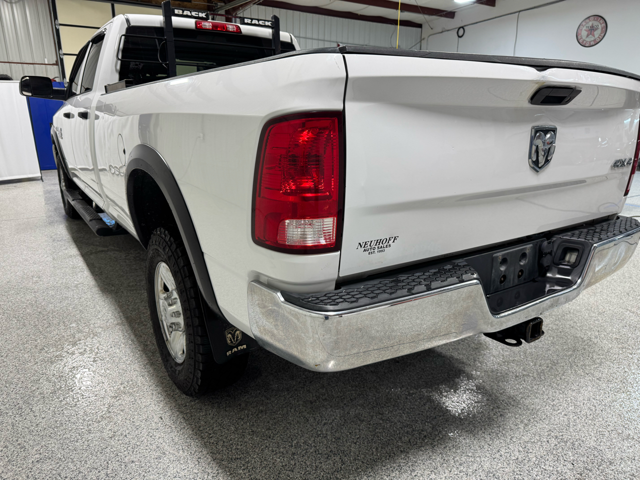 RAM 2500 Tradesman 4x4 Crew Cab 8' Box 2017