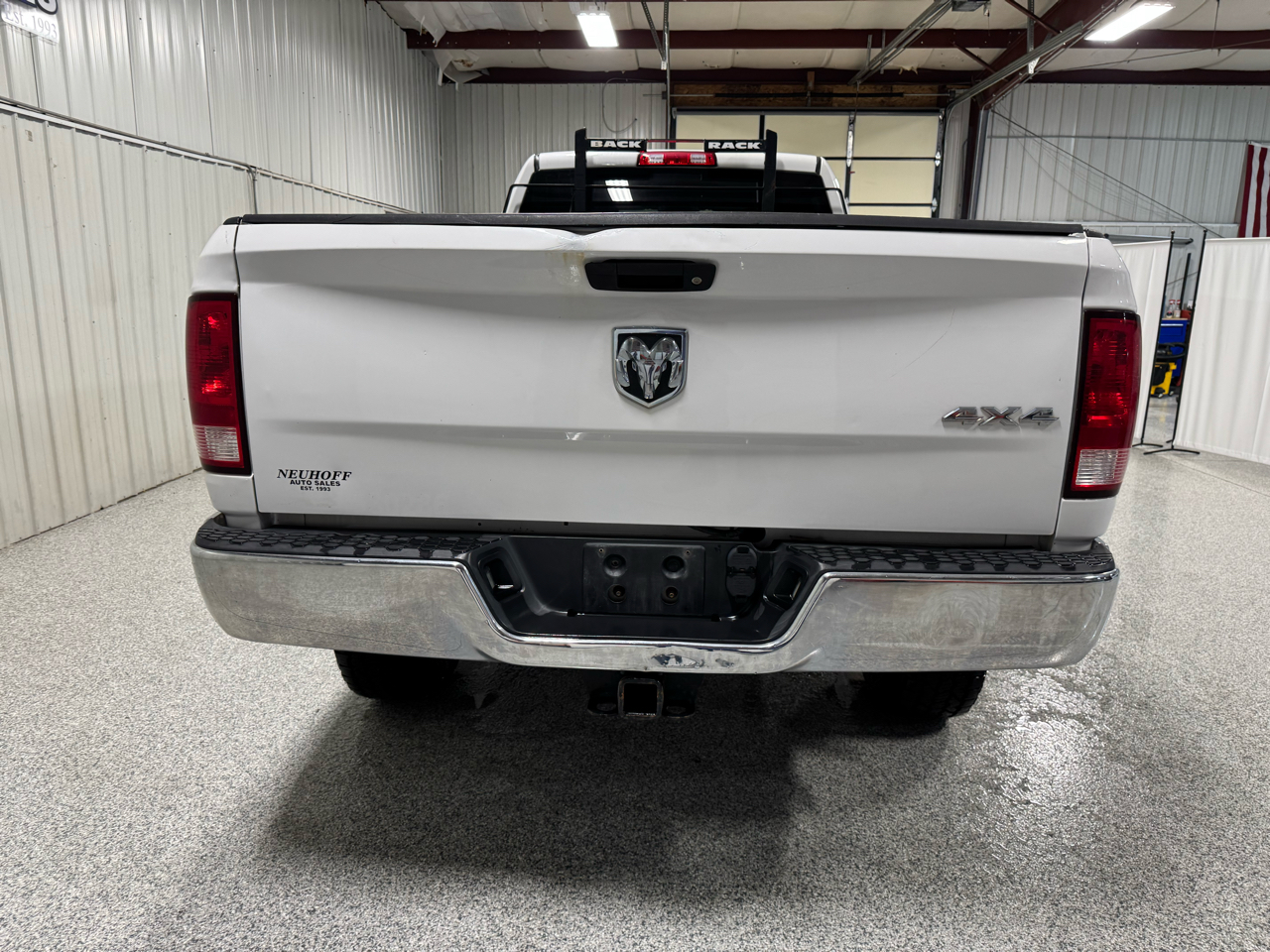 RAM 2500 Tradesman 4x4 Crew Cab 8' Box 2017