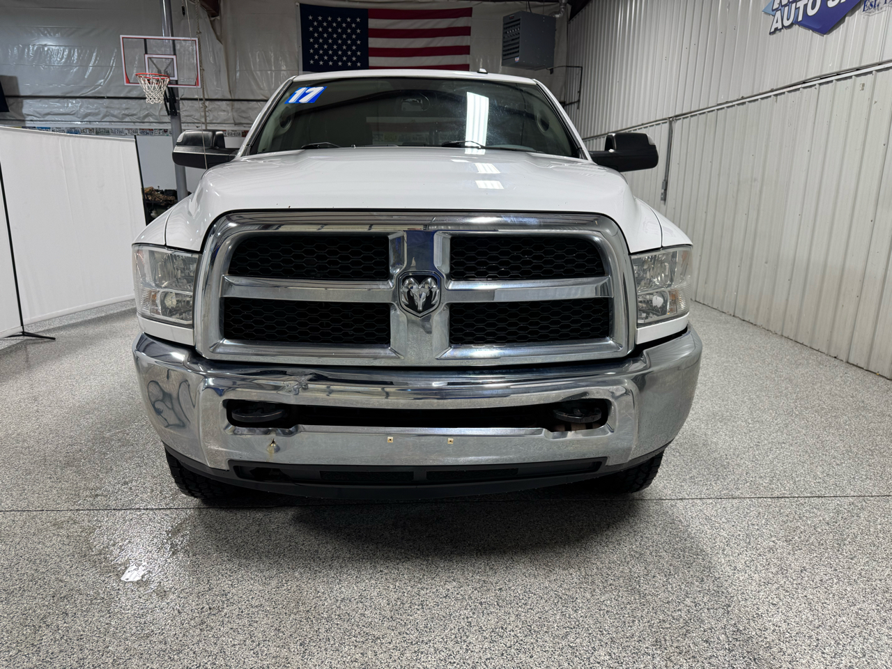 RAM 2500 Tradesman 4x4 Crew Cab 8' Box 2017