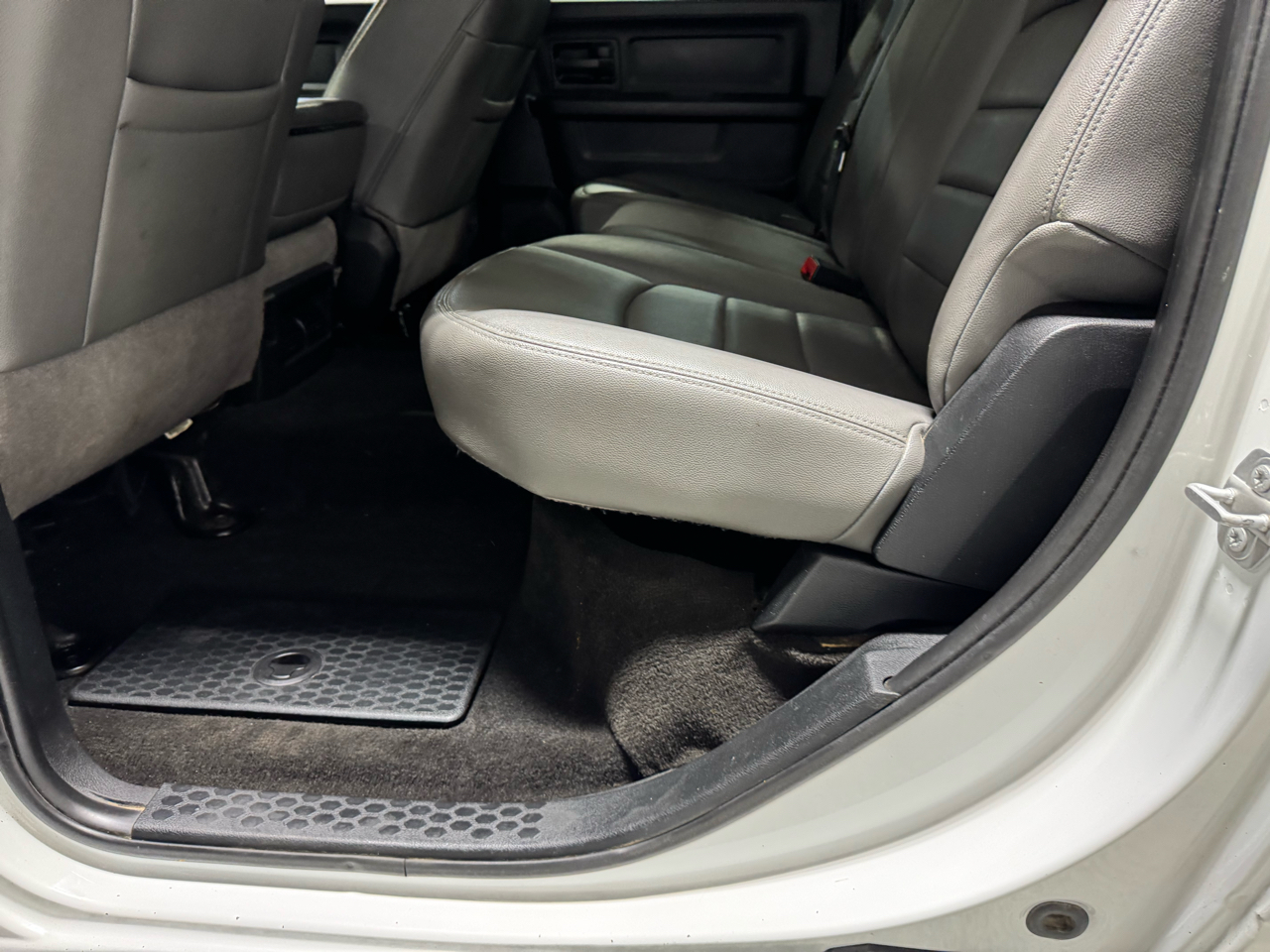 RAM 2500 Tradesman 4x4 Crew Cab 8' Box 2017