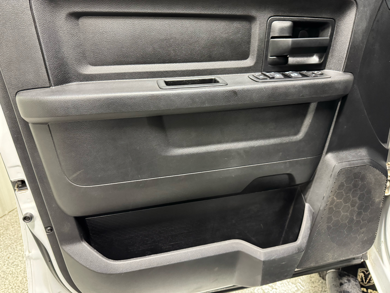 RAM 2500 Tradesman 4x4 Crew Cab 8' Box 2017