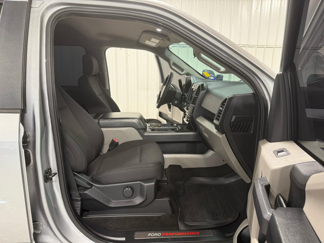 Ford F-150 4WD SuperCrew 145" XL 2020